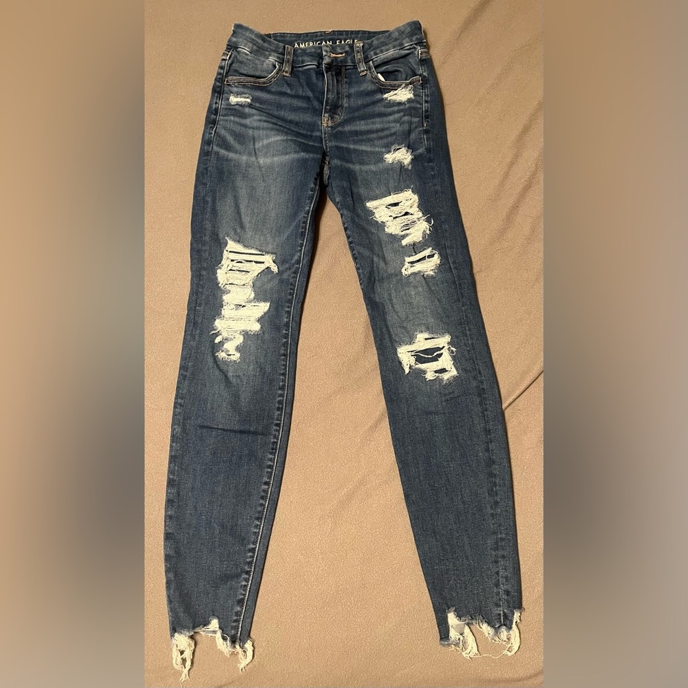 AMERICAN EAGLE Next Level Curvy Patched
High-Waisted Jegging, Size 2, EUC